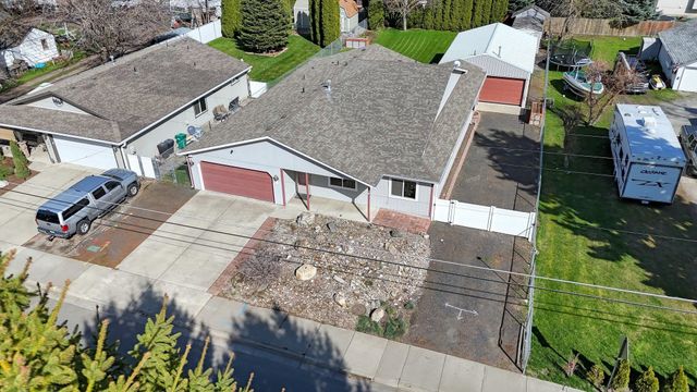 205 S Tschirley Rd, Greenacres, WA 99016