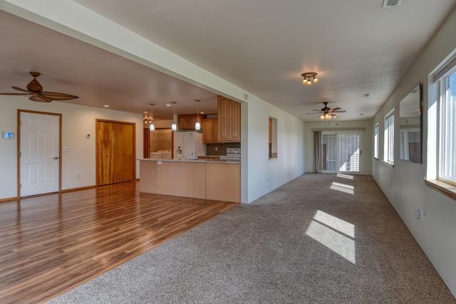 205 S Tschirley Rd, Greenacres, WA 99016