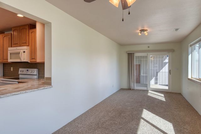 205 S Tschirley Rd, Greenacres, WA 99016