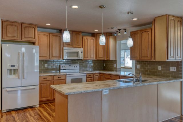 205 S Tschirley Rd, Greenacres, WA 99016