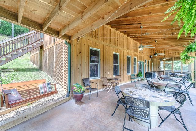 57 Hemlock Ridge LN, Catawba, VA 24070