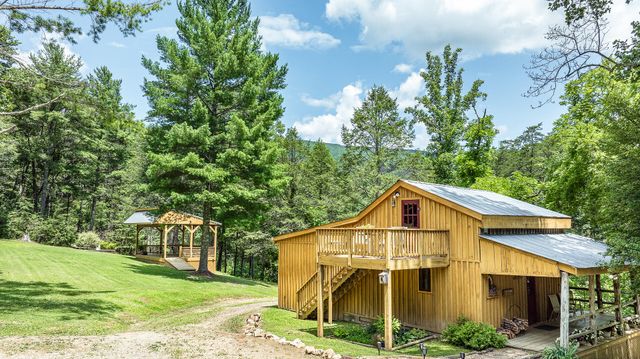 57 Hemlock Ridge LN, Catawba, VA 24070