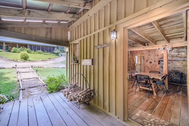 57 Hemlock Ridge LN, Catawba, VA 24070