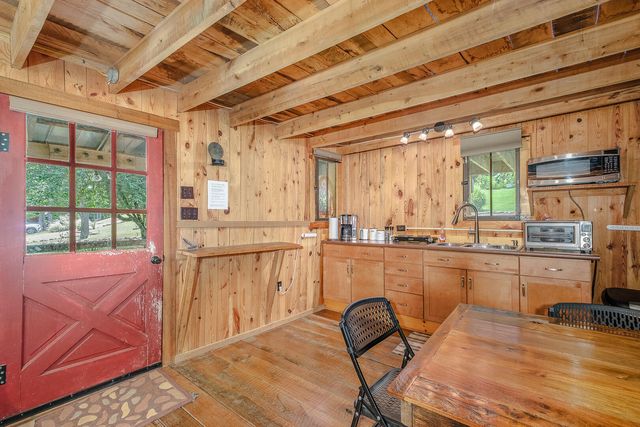 57 Hemlock Ridge LN, Catawba, VA 24070