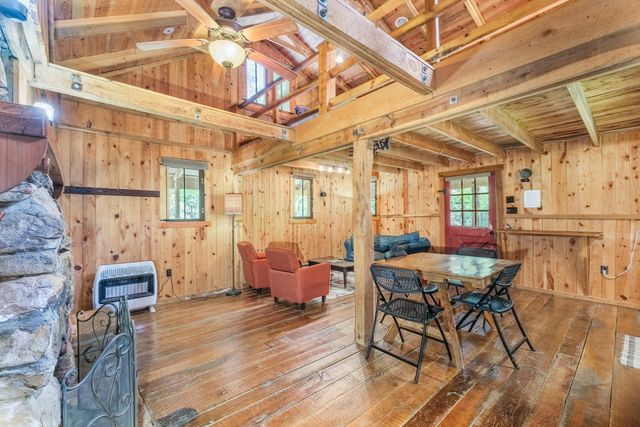 57 Hemlock Ridge LN, Catawba, VA 24070