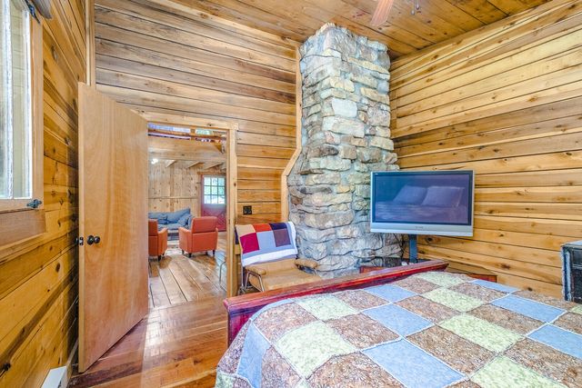 57 Hemlock Ridge LN, Catawba, VA 24070