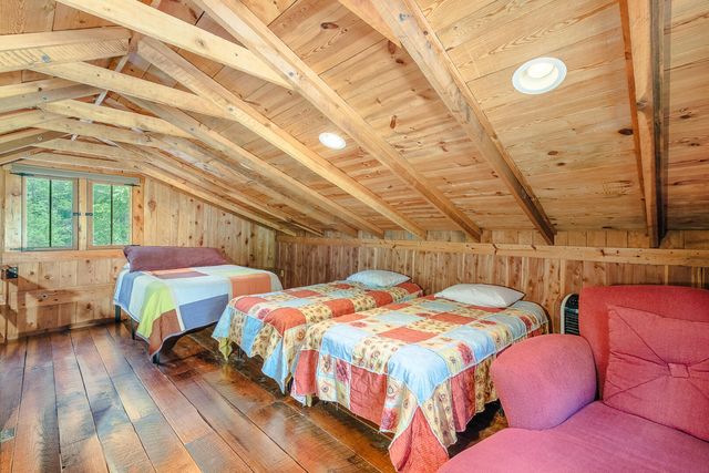 57 Hemlock Ridge LN, Catawba, VA 24070