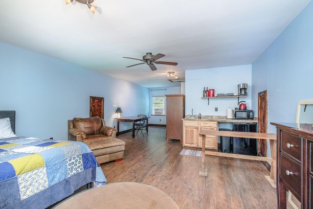 57 Hemlock Ridge LN, Catawba, VA 24070