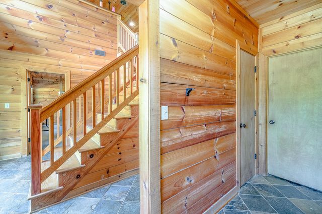 57 Hemlock Ridge LN, Catawba, VA 24070