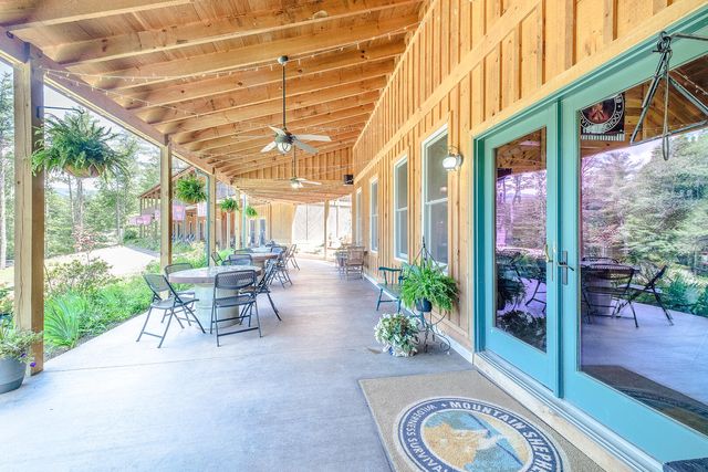 57 Hemlock Ridge LN, Catawba, VA 24070