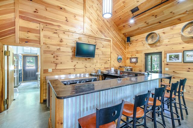 57 Hemlock Ridge LN, Catawba, VA 24070