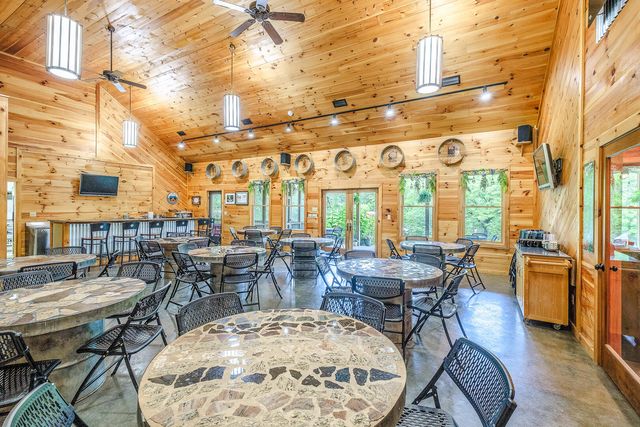 57 Hemlock Ridge LN, Catawba, VA 24070