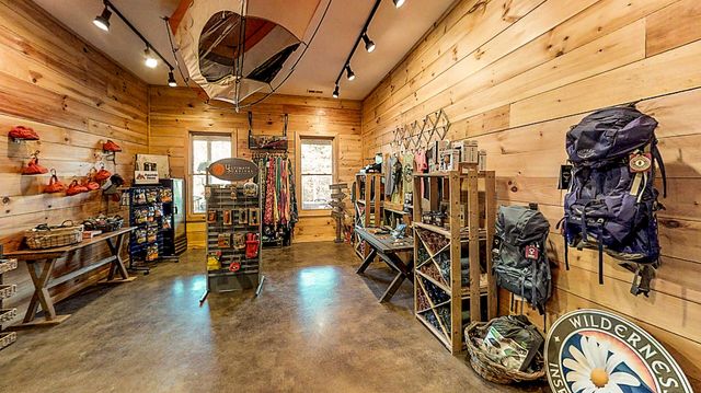 57 Hemlock Ridge LN, Catawba, VA 24070