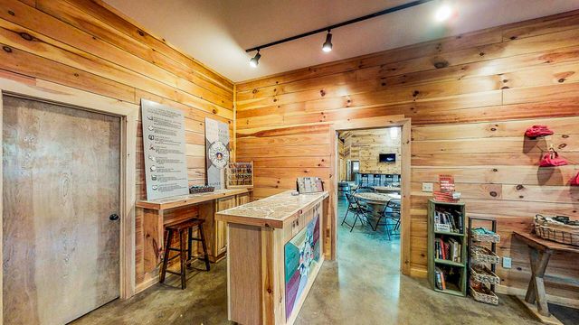 57 Hemlock Ridge LN, Catawba, VA 24070