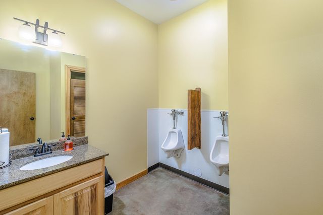 57 Hemlock Ridge LN, Catawba, VA 24070