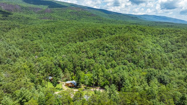 57 Hemlock Ridge LN, Catawba, VA 24070