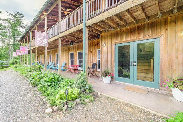 57 Hemlock Ridge LN, Catawba, VA 24070