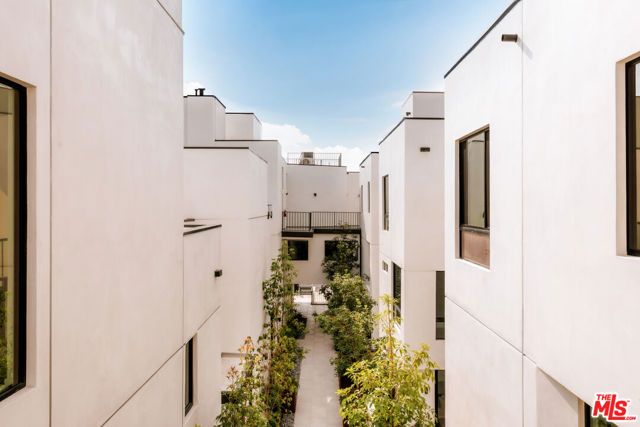 2919 Waverly Drive 106, Los Angeles, CA 90039