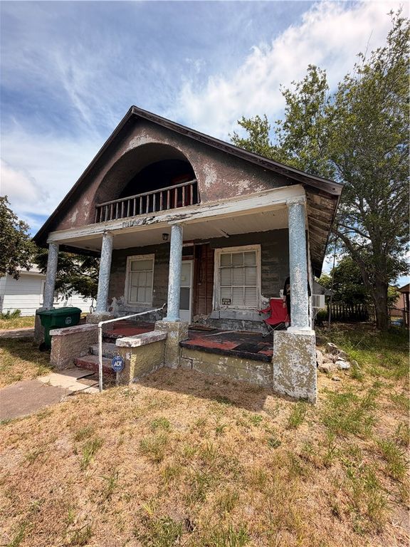 1027 S Houston St, Aransas Pass, TX 78336 — exterior