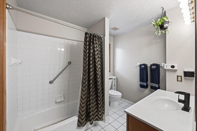3838 Dupont Avenue N, Minneapolis, MN 55412