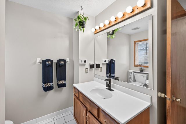 3838 Dupont Avenue N, Minneapolis, MN 55412