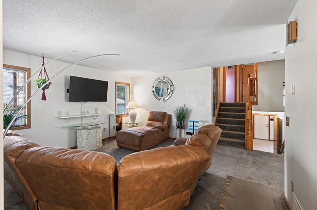 3838 Dupont Avenue N, Minneapolis, MN 55412