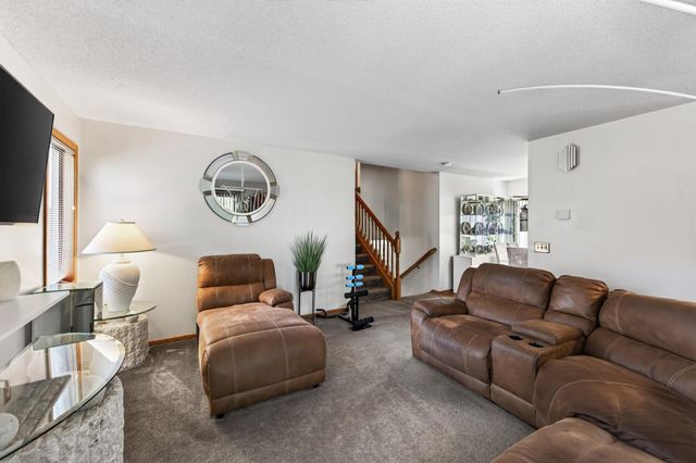 3838 Dupont Avenue N, Minneapolis, MN 55412
