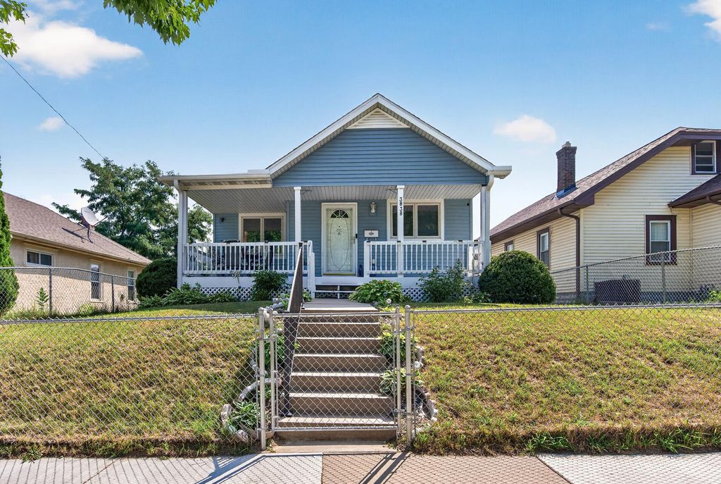 3838 Dupont Avenue N, Minneapolis, MN 55412