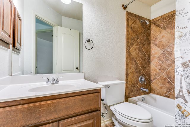 1002 alpine pond, San Antonio, TX 78260