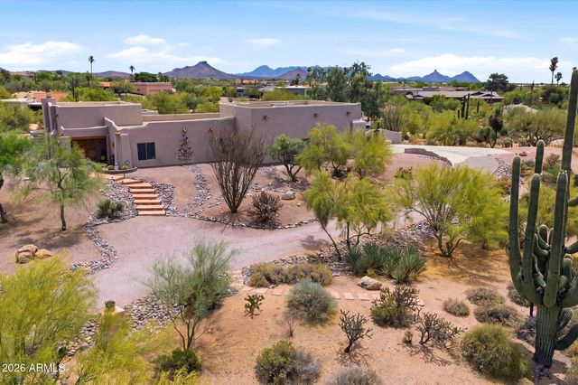 9427 E HERE TO THERE Drive, Carefree, AZ 85377