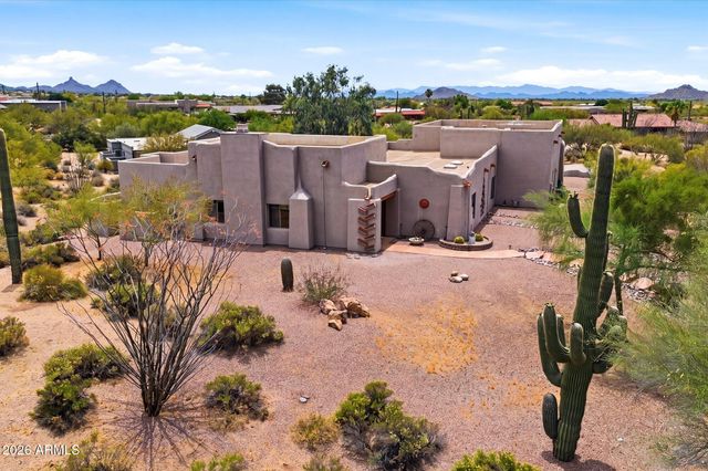 9427 E HERE TO THERE Drive, Carefree, AZ 85377