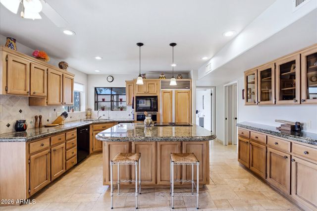 9427 E HERE TO THERE Drive, Carefree, AZ 85377