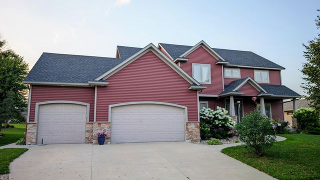 3411 Tralee Lane NE, Rochester, MN 55906