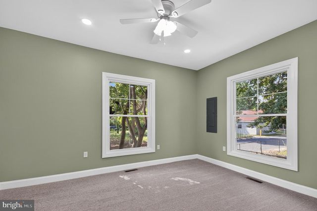 401 E PINE ST, Delmar, MD 21875