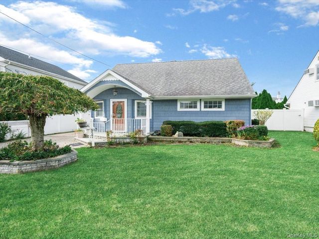 937 Mirabelle Avenue, Westbury, NY 11590
