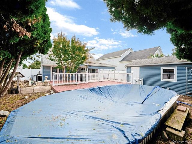 937 Mirabelle Avenue, Westbury, NY 11590