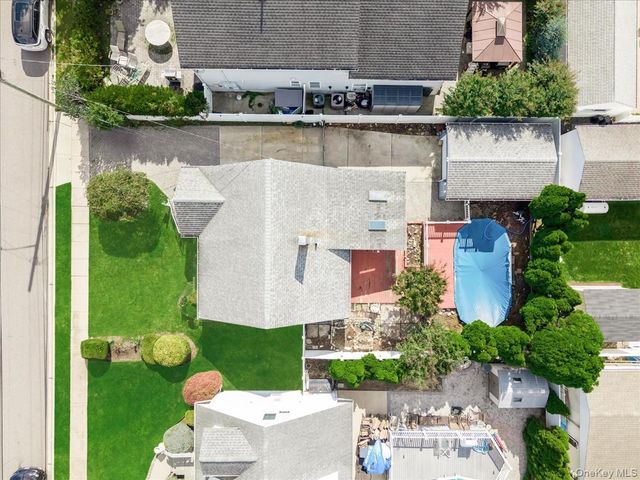 937 Mirabelle Avenue, Westbury, NY 11590