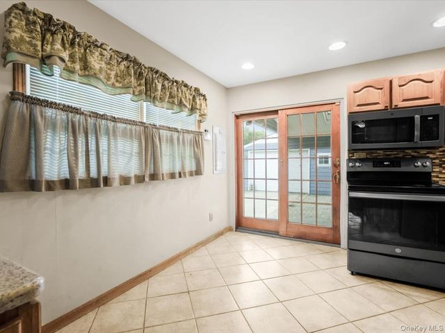 937 Mirabelle Avenue, Westbury, NY 11590