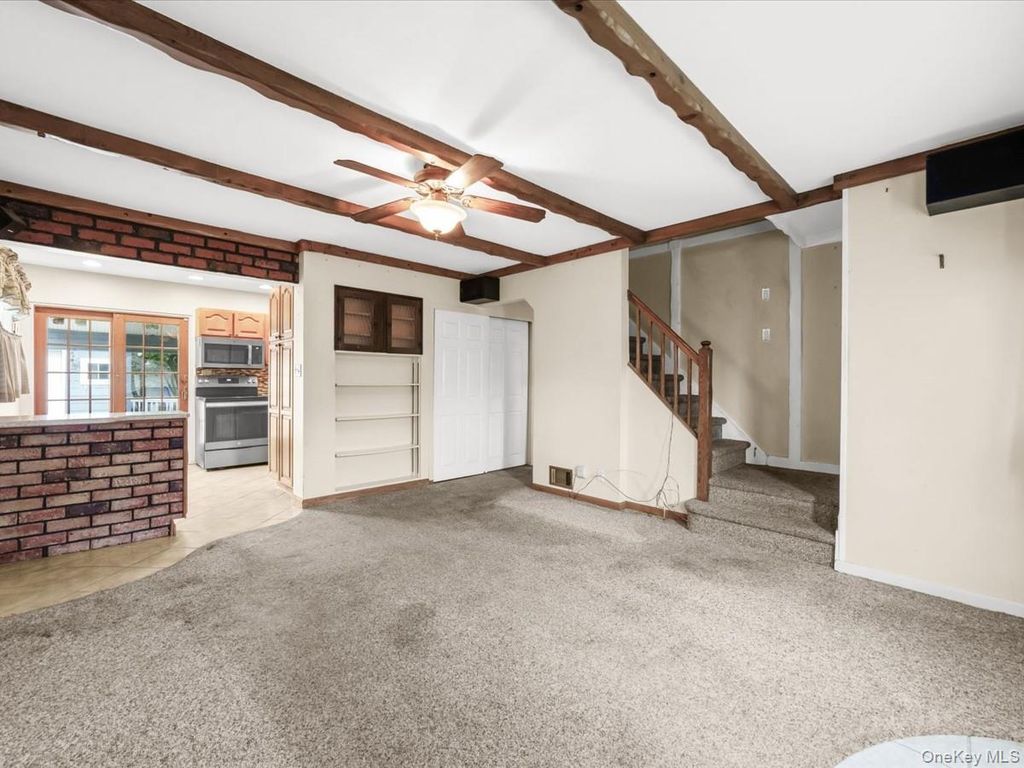 937 Mirabelle Avenue, Westbury, NY 11590 — photo 5