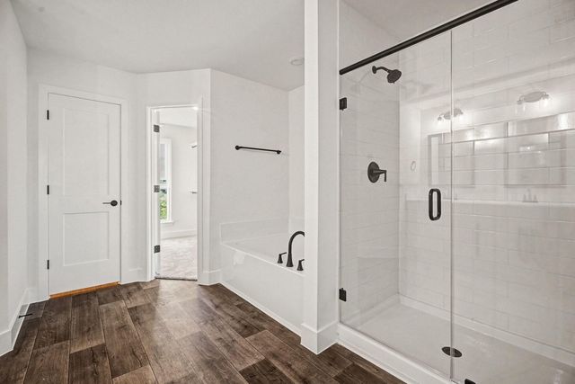 2 Keystone Court, Angleton, TX 77515