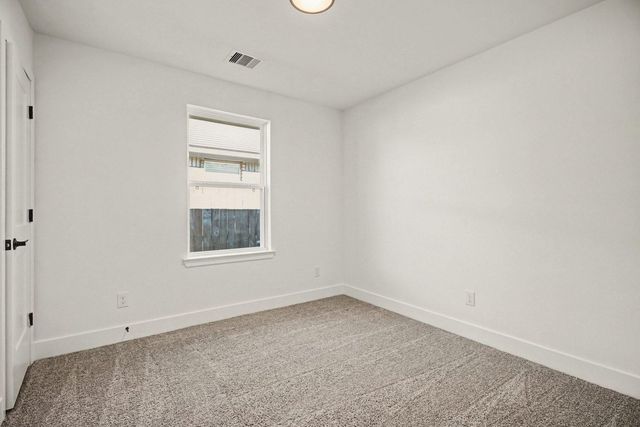 2 Keystone Court, Angleton, TX 77515