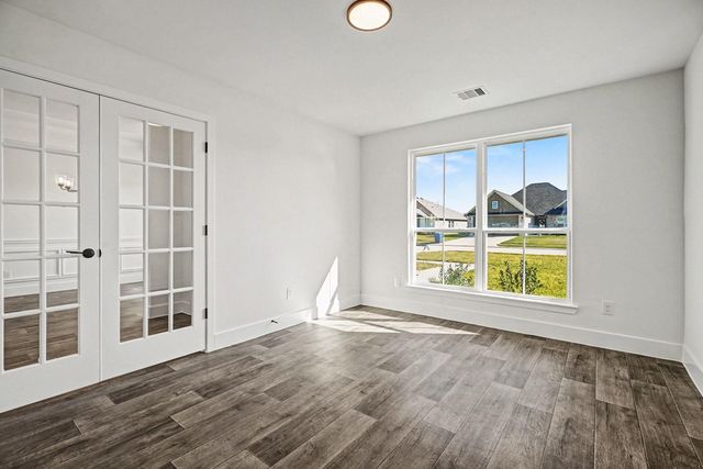 2 Keystone Court, Angleton, TX 77515