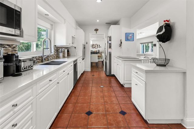 7800 SW 132nd St, Pinecrest, FL 33156