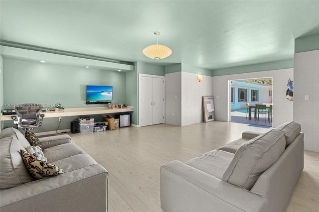 7800 SW 132nd St, Pinecrest, FL 33156