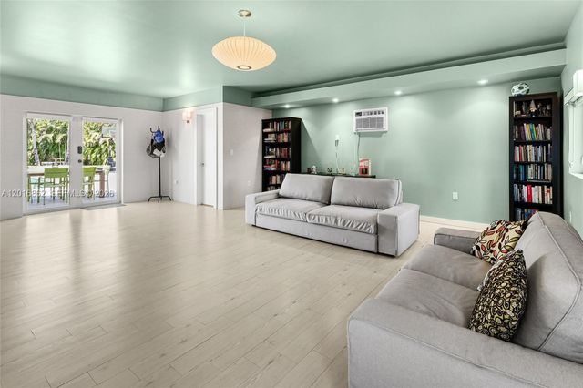 7800 SW 132nd St, Pinecrest, FL 33156