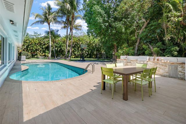 7800 SW 132nd St, Pinecrest, FL 33156