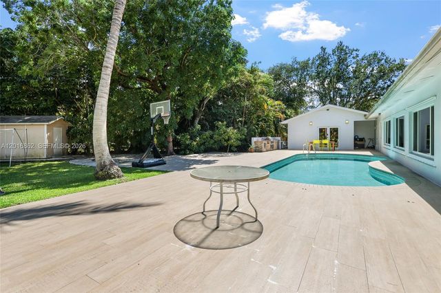 7800 SW 132nd St, Pinecrest, FL 33156