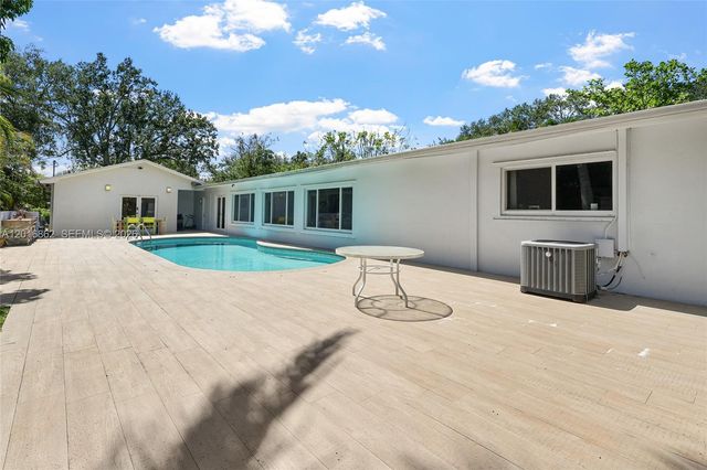 7800 SW 132nd St, Pinecrest, FL 33156