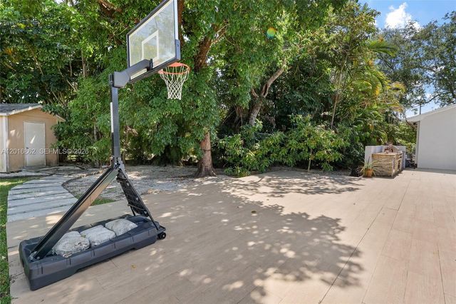 7800 SW 132nd St, Pinecrest, FL 33156