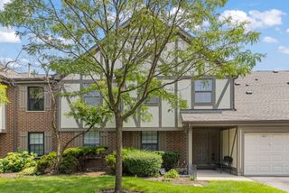 340 Essex Court B, Wood Dale, IL 60191